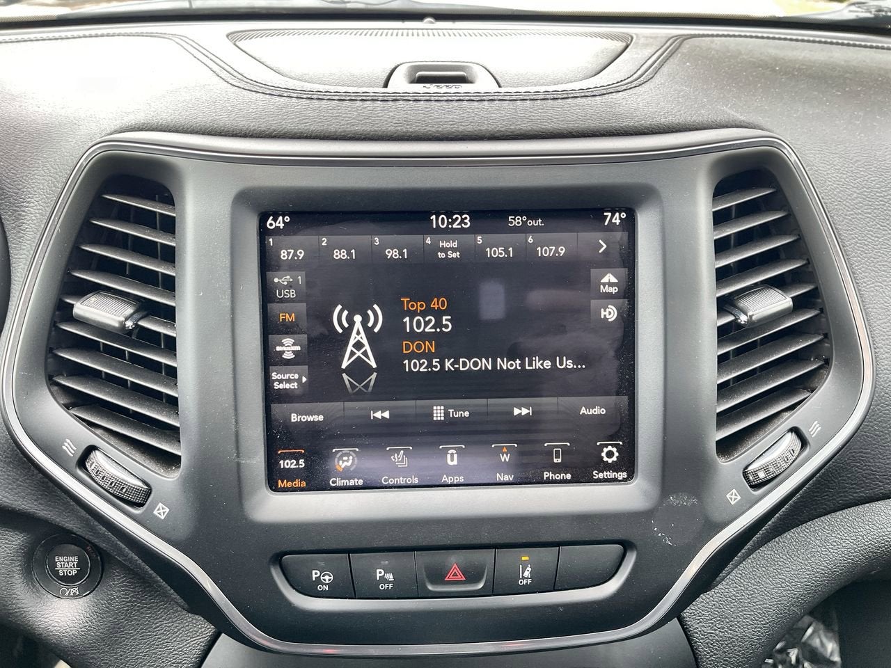 2023 Jeep Cherokee Altitude Lux