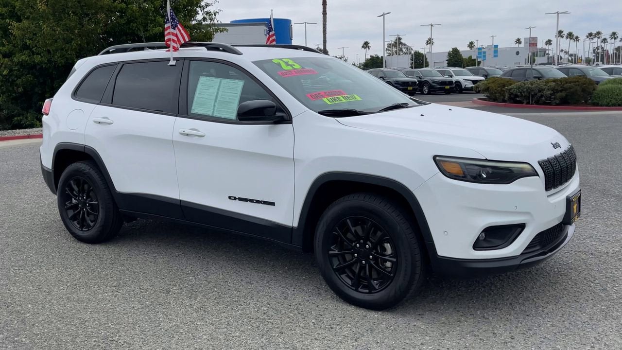 2023 Jeep Cherokee Altitude Lux