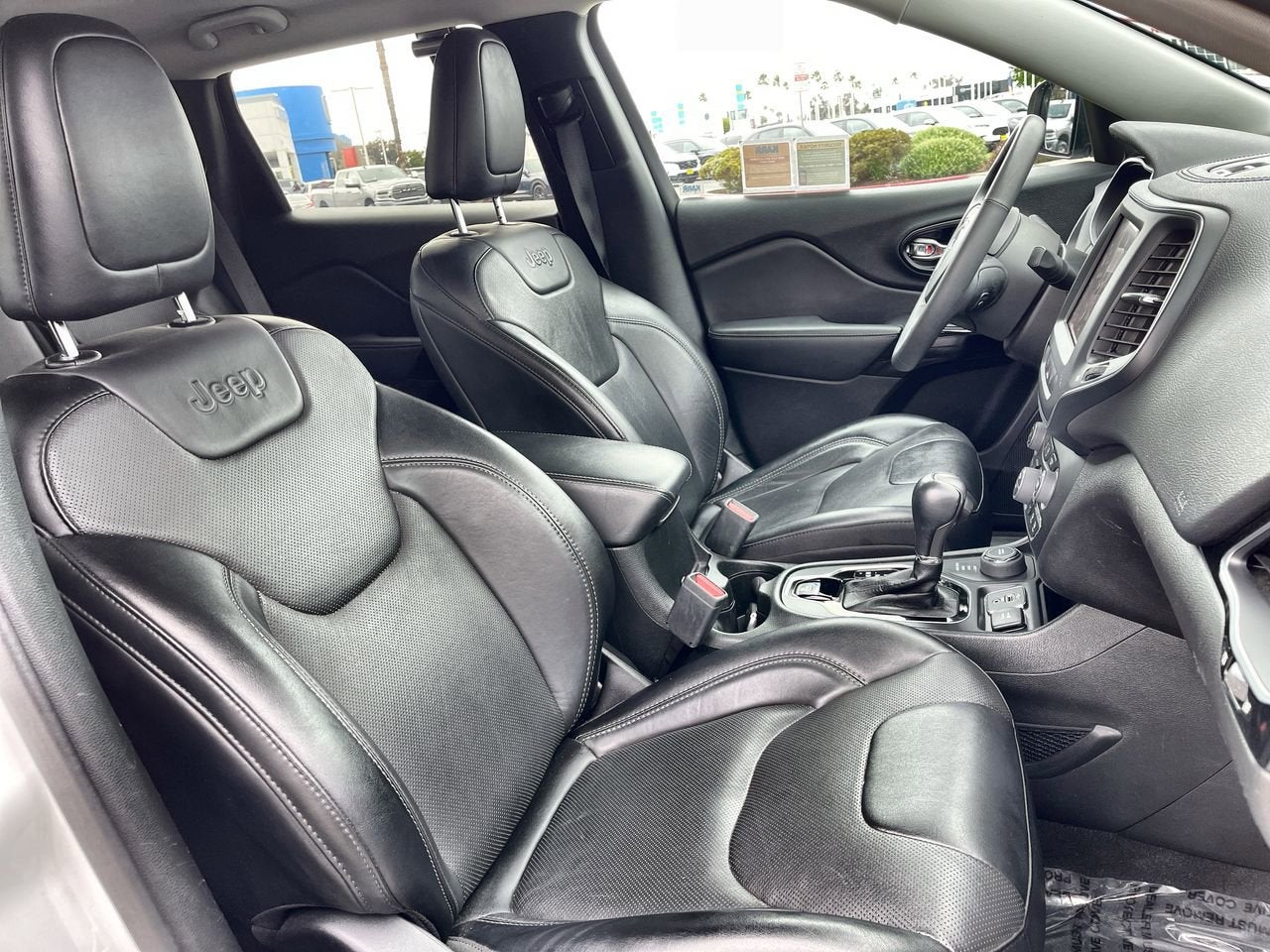 2023 Jeep Cherokee Altitude Lux