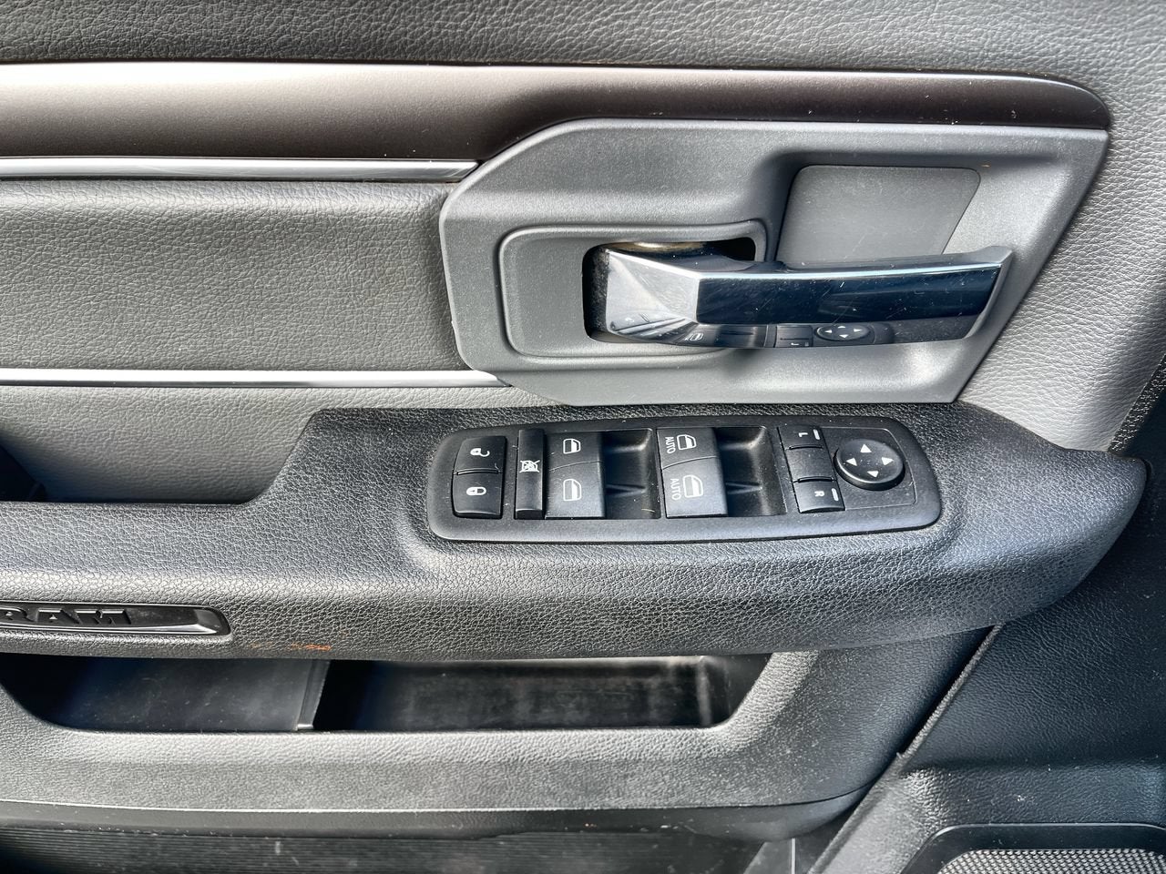 2024 RAM 1500 Classic SLT