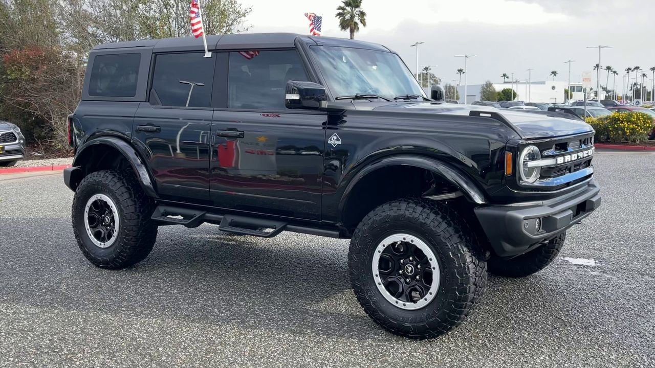 2024 Ford Bronco Outer Banks