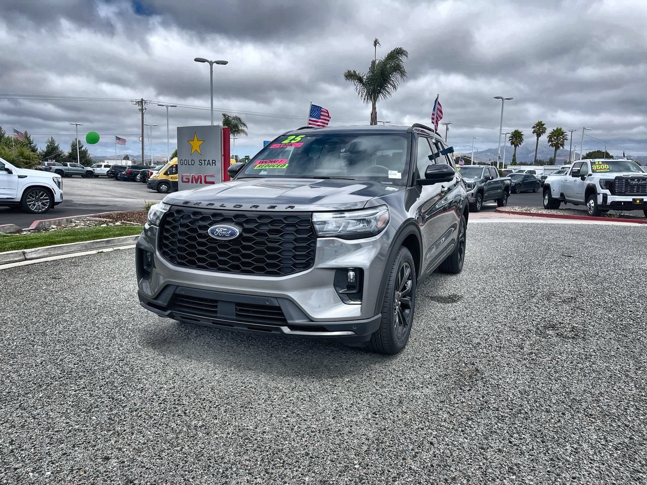 2025 Ford Explorer ST-Line