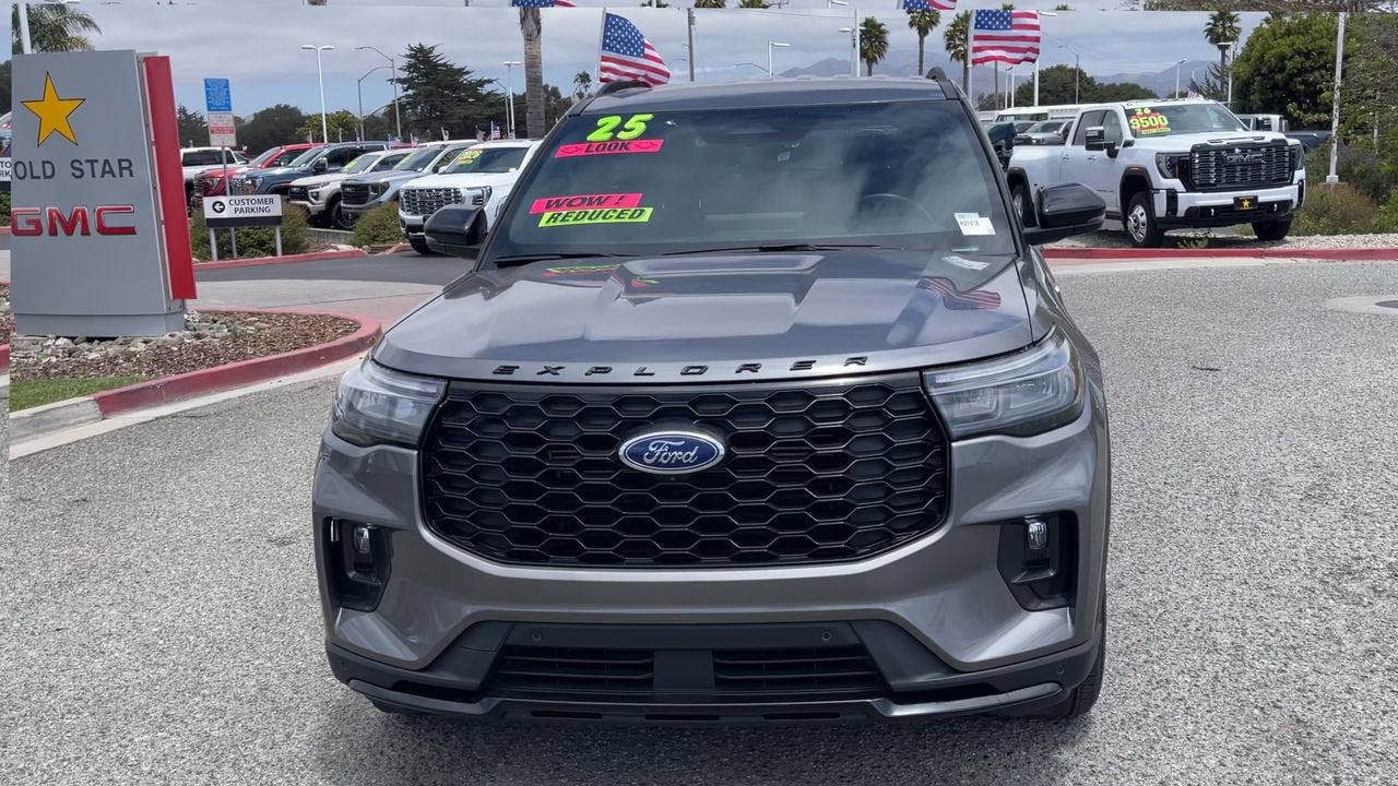 2025 Ford Explorer ST-Line
