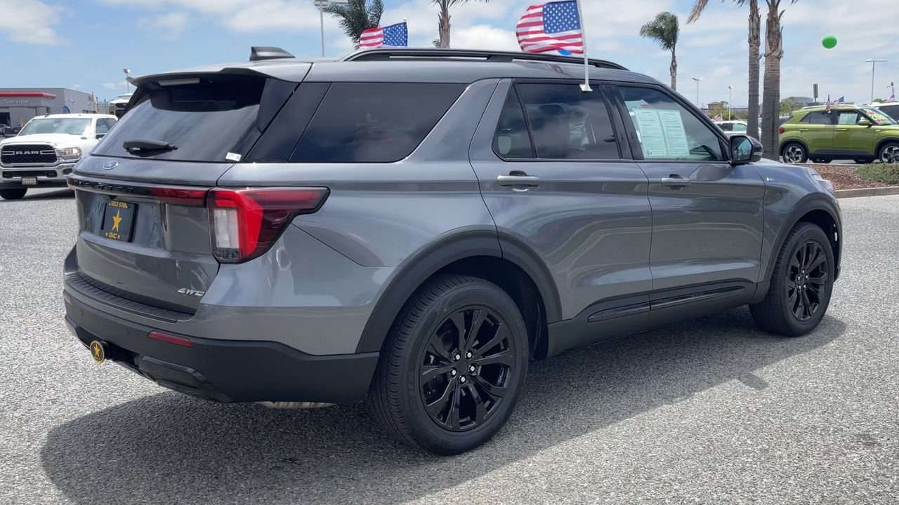 2025 Ford Explorer ST-Line