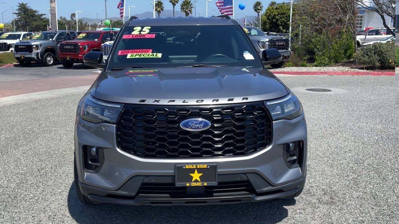 2025 Ford Explorer ST-Line