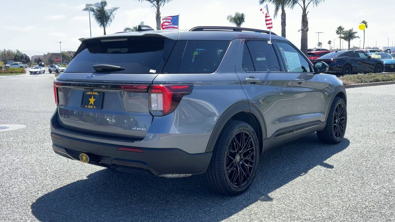 2025 Ford Explorer ST-Line