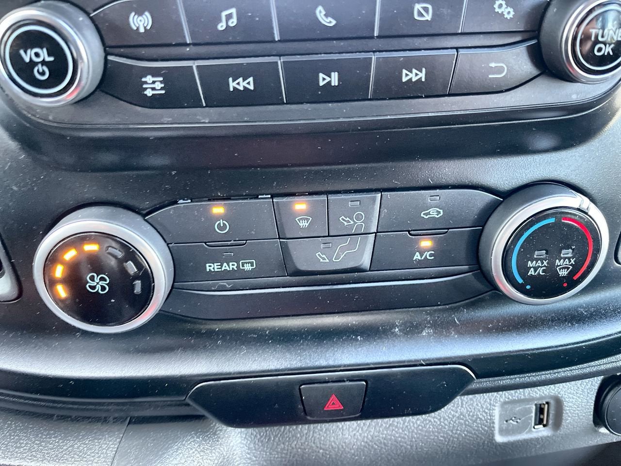 2024 Ford Transit Cargo Van T-250 130" Low Rf 9070 GVWR RWD