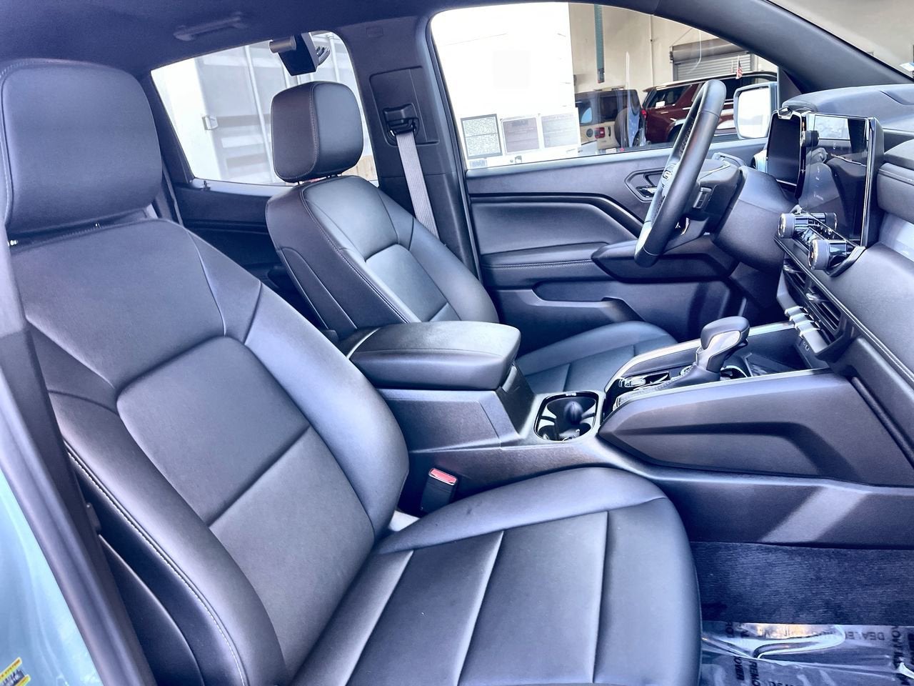 2025 Chevrolet Colorado WT/LT