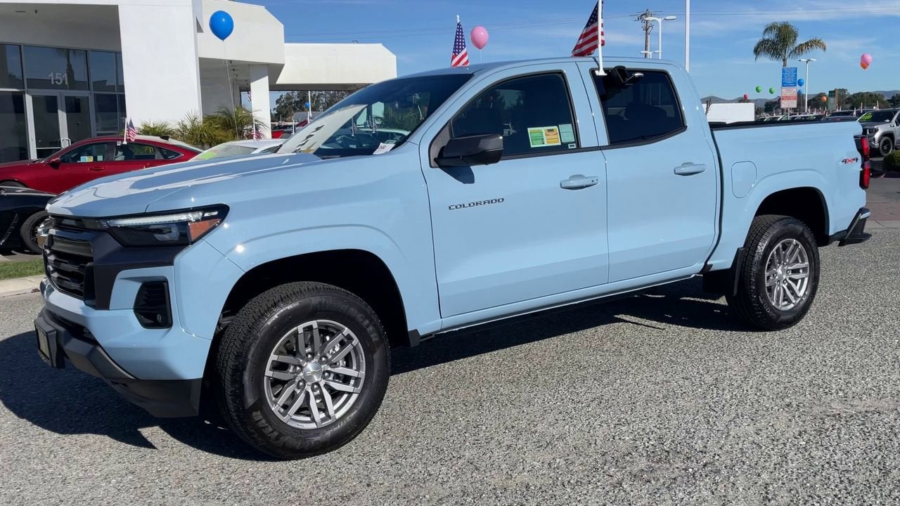 2025 Chevrolet Colorado WT/LT