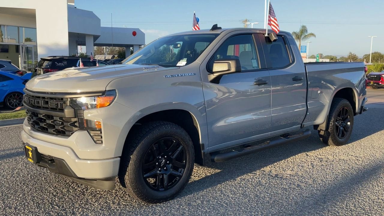 2025 Chevrolet Silverado 1500 Custom