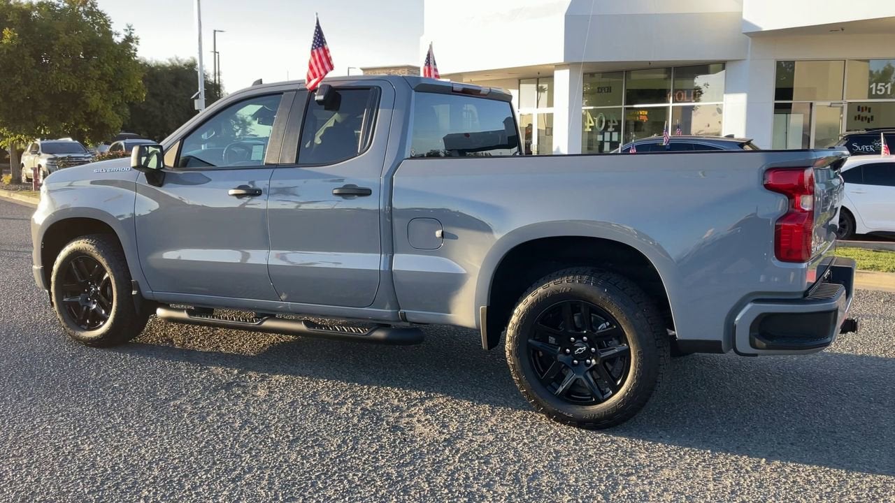 2025 Chevrolet Silverado 1500 Custom