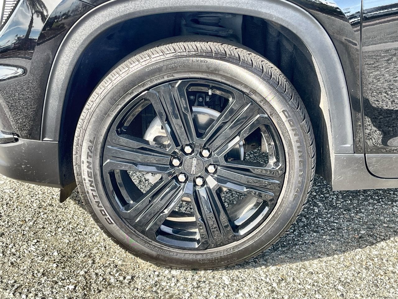2024 GMC Acadia Elevation