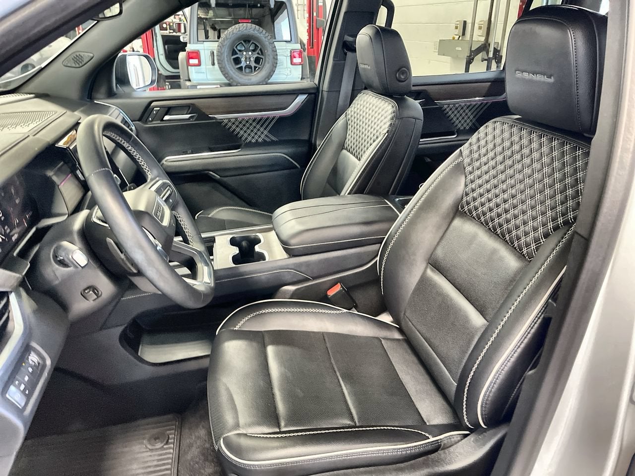 2024 GMC Acadia Denali