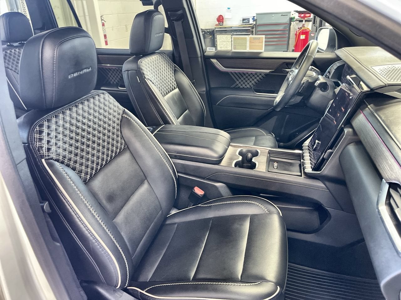 2024 GMC Acadia Denali