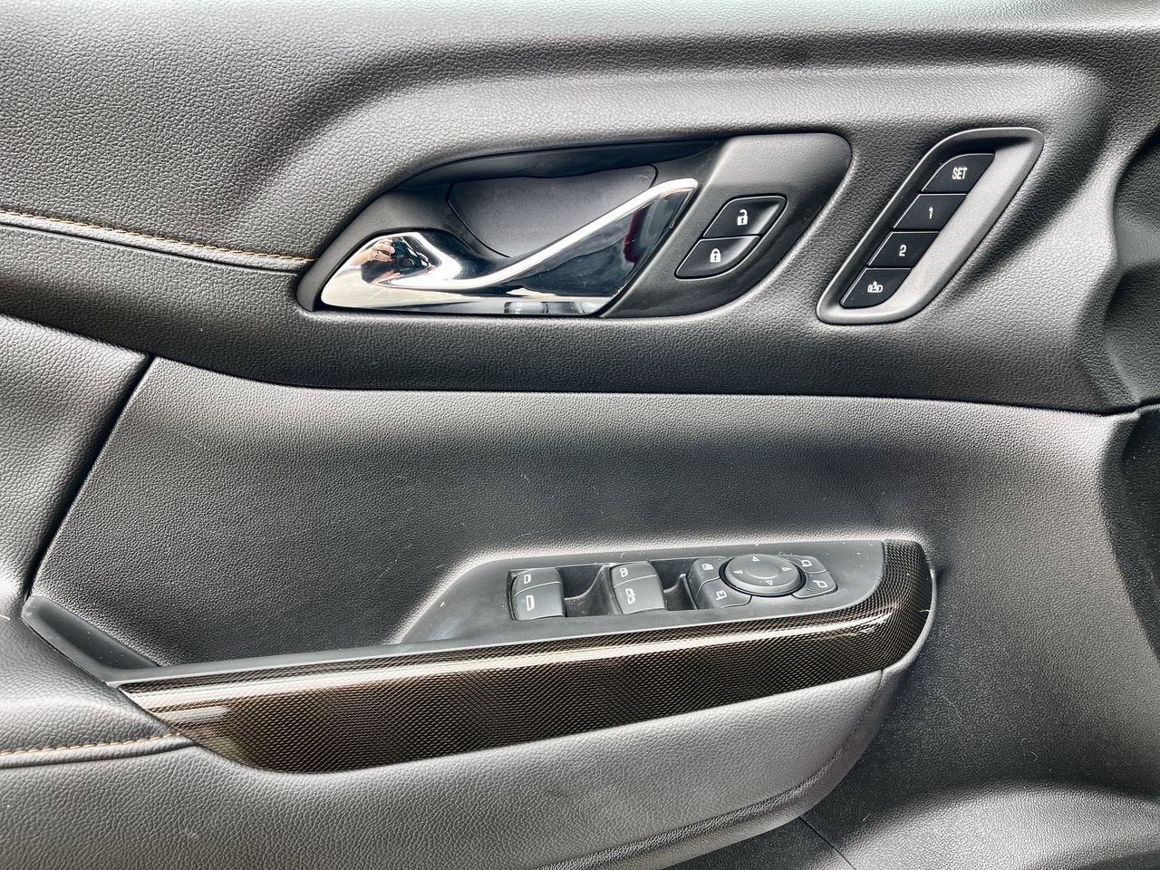 2023 GMC Acadia AT4