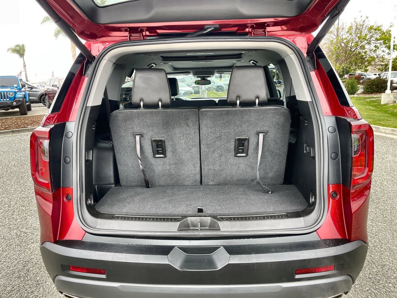 2023 GMC Acadia AT4