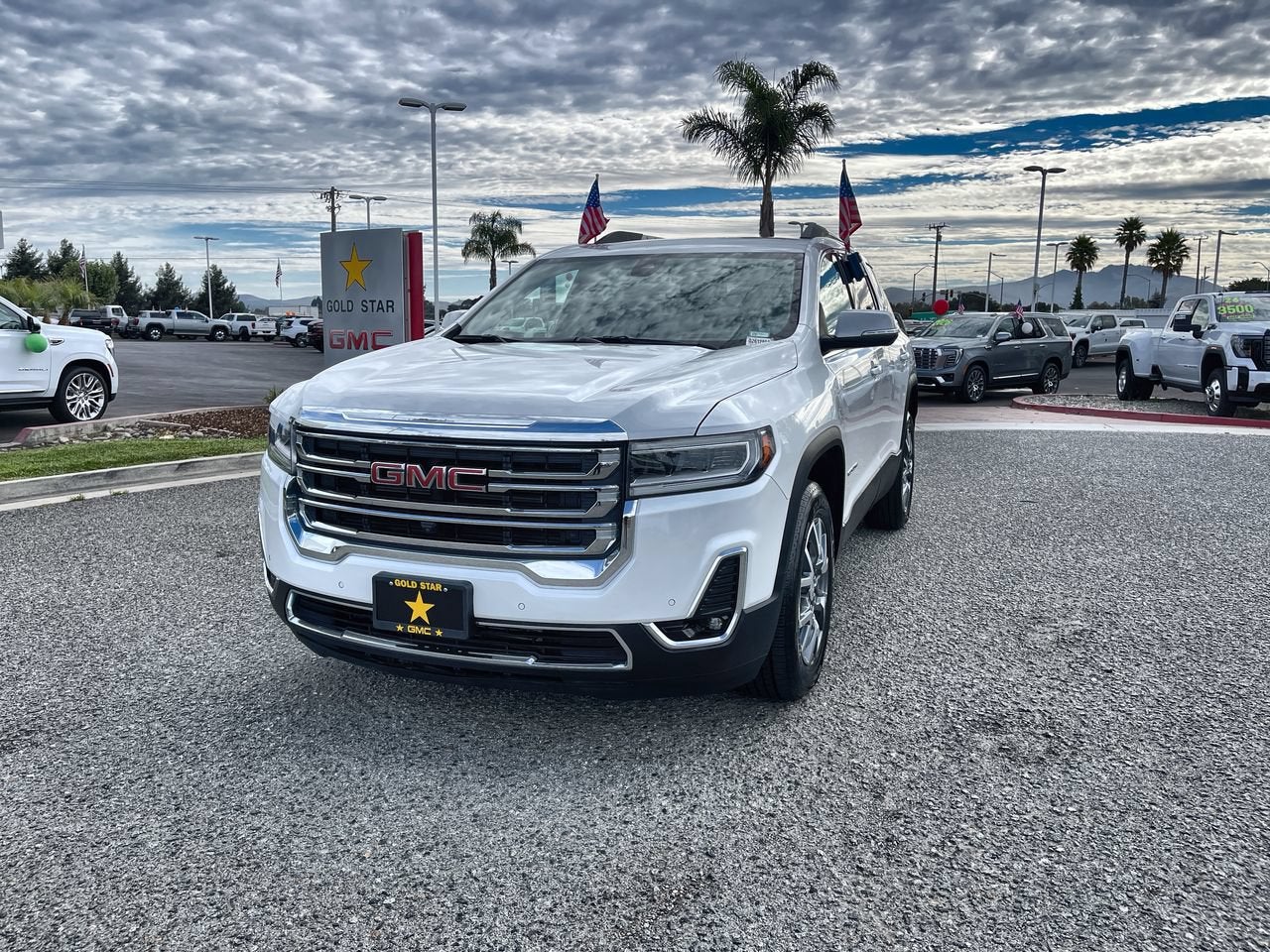 2023 GMC Acadia SLT
