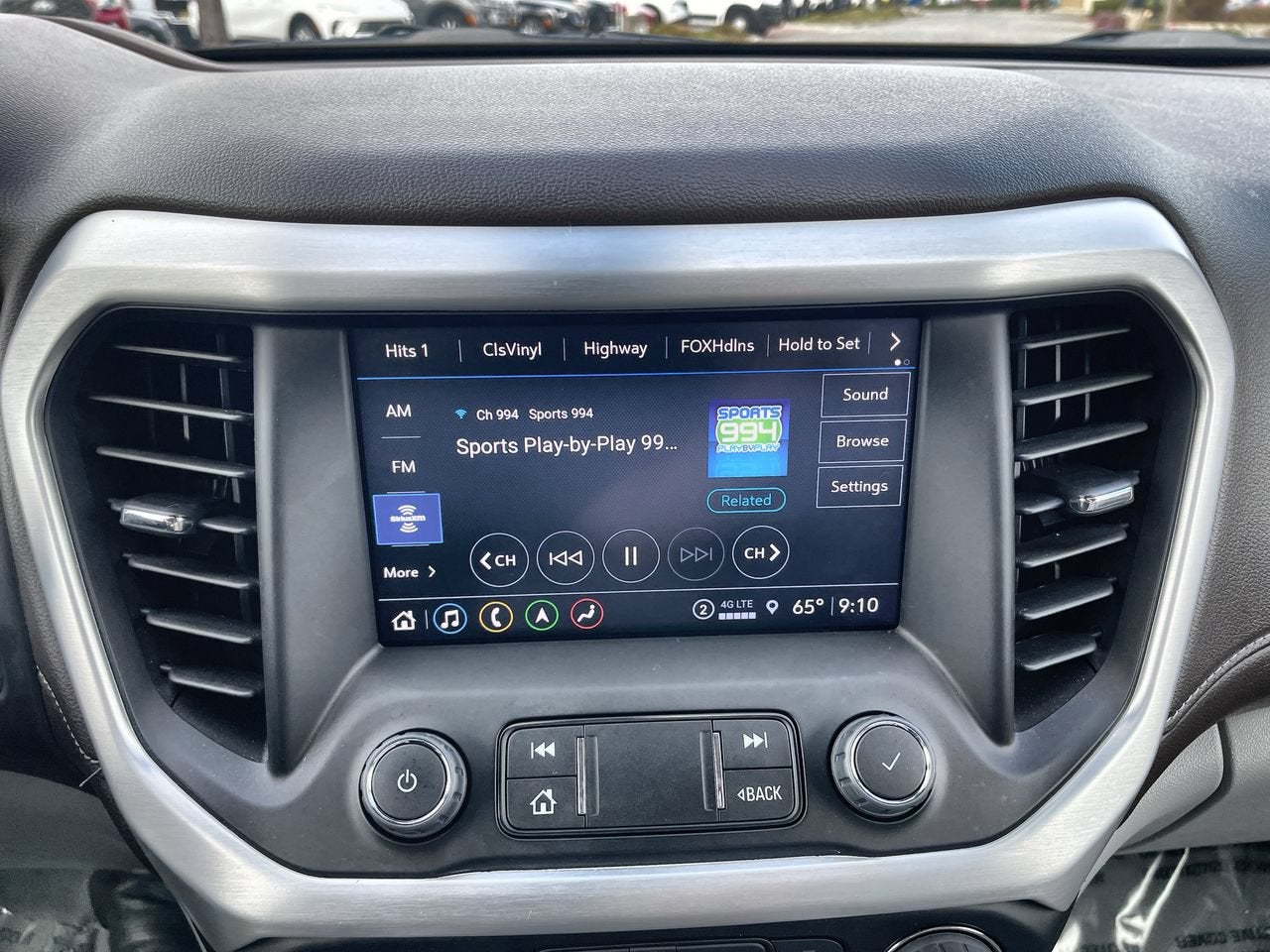 2023 GMC Acadia SLT