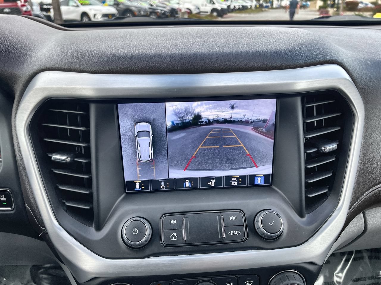2023 GMC Acadia SLT