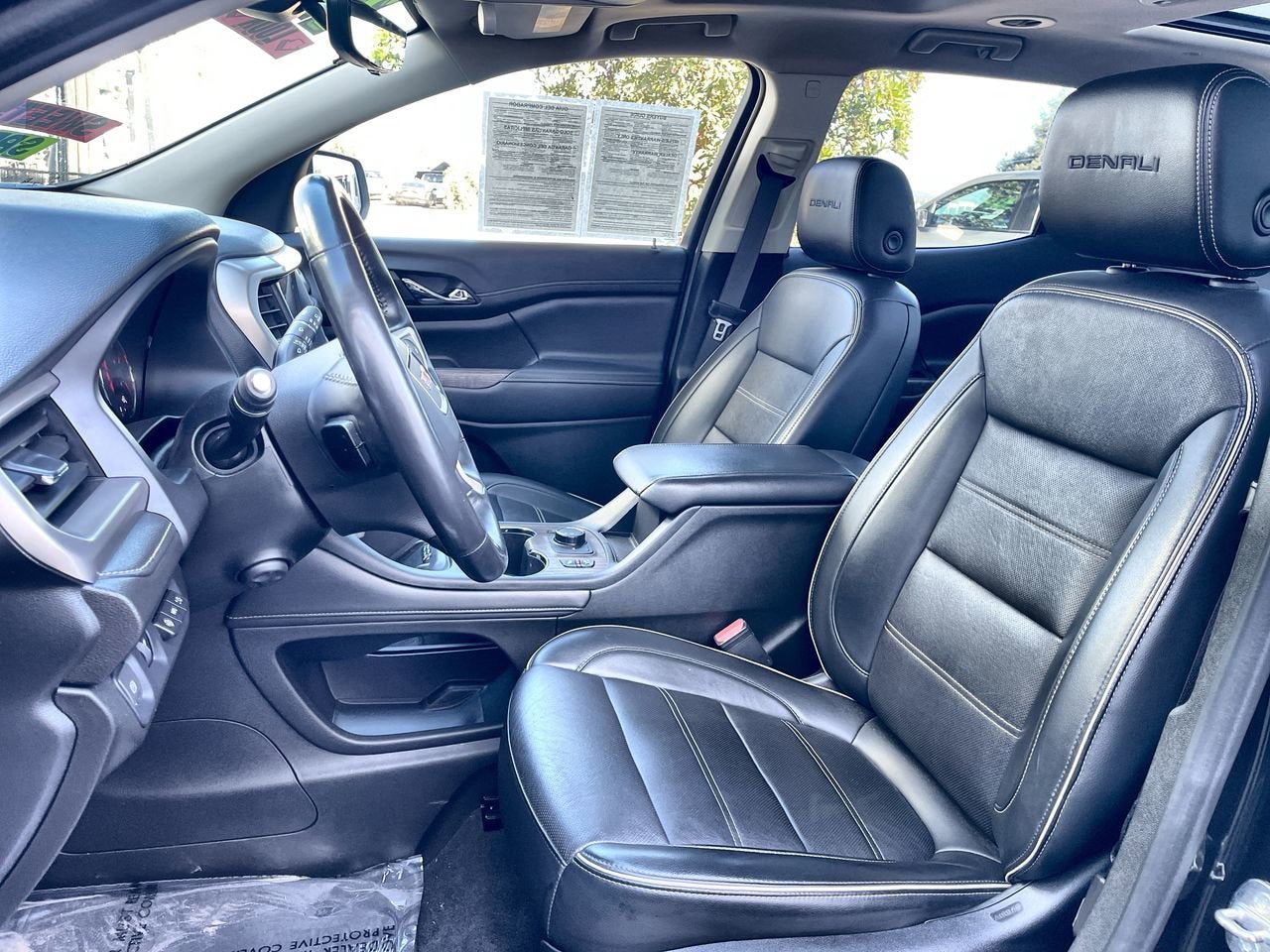 2022 GMC Acadia Denali