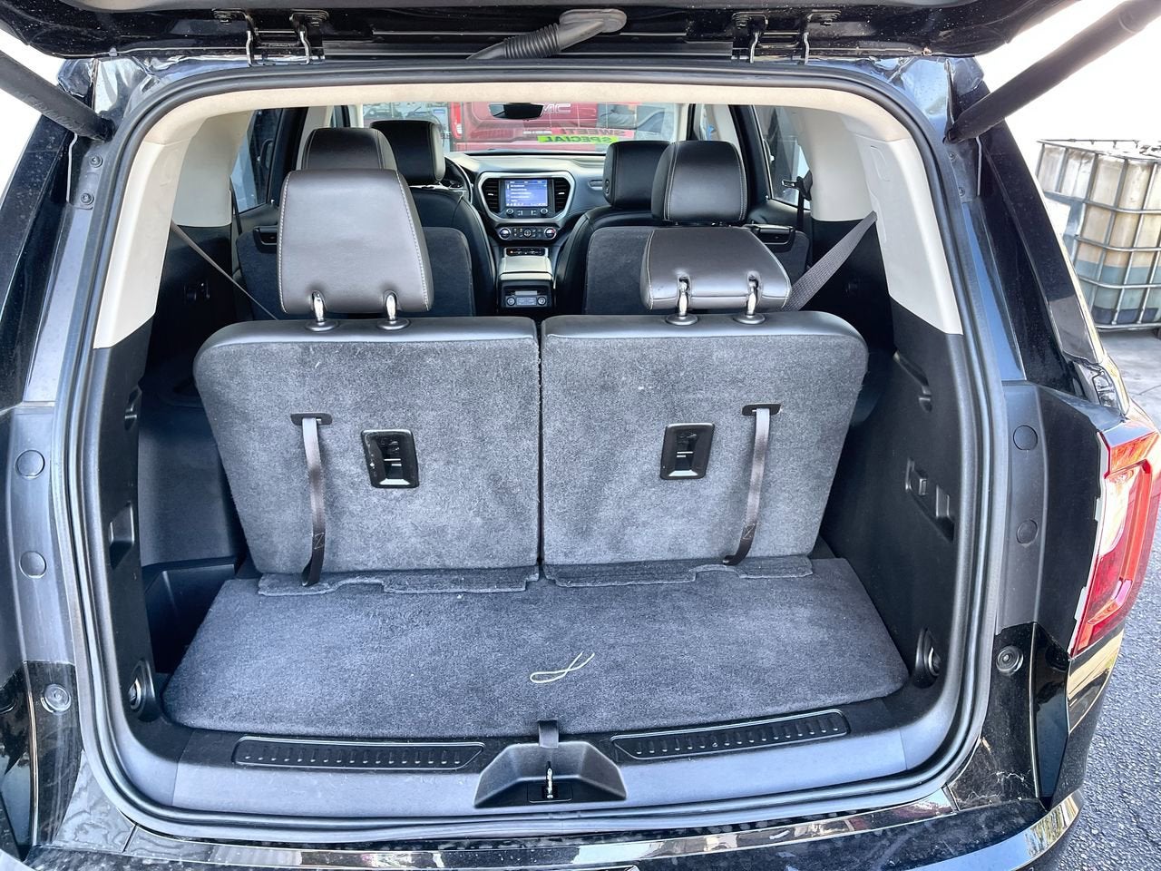 2022 GMC Acadia Denali