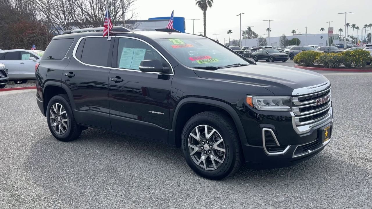 2023 GMC Acadia SLE