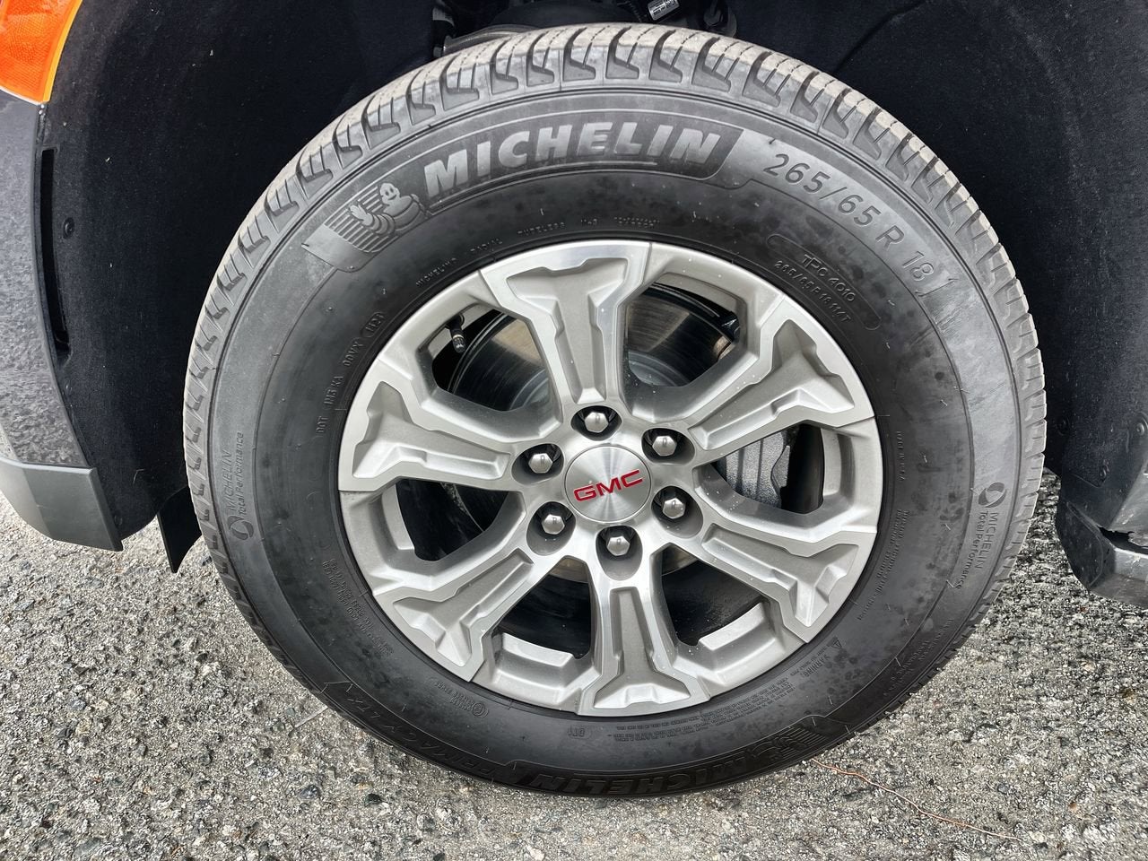 2024 GMC Yukon XL SLE