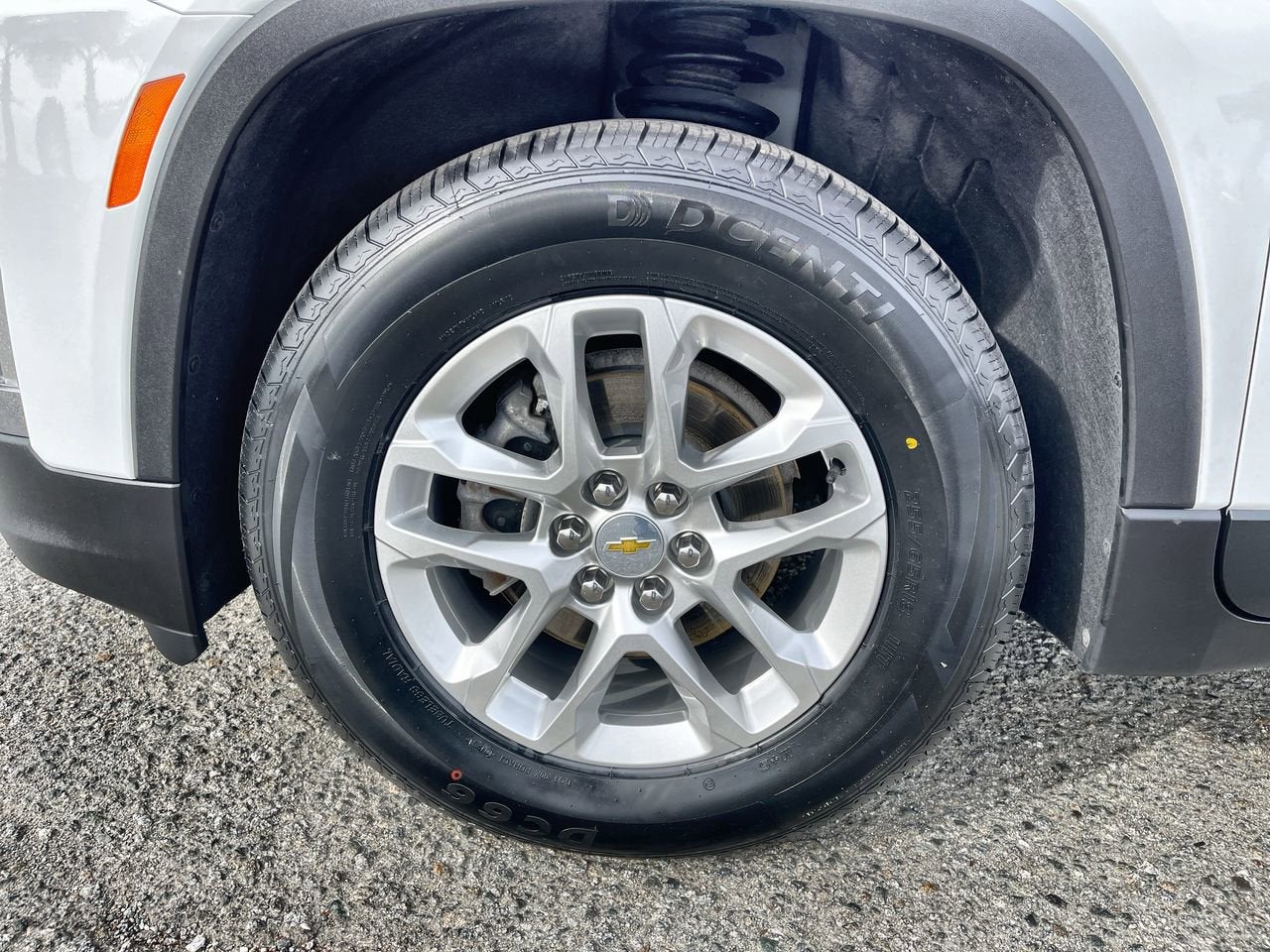 2023 Chevrolet Traverse LS