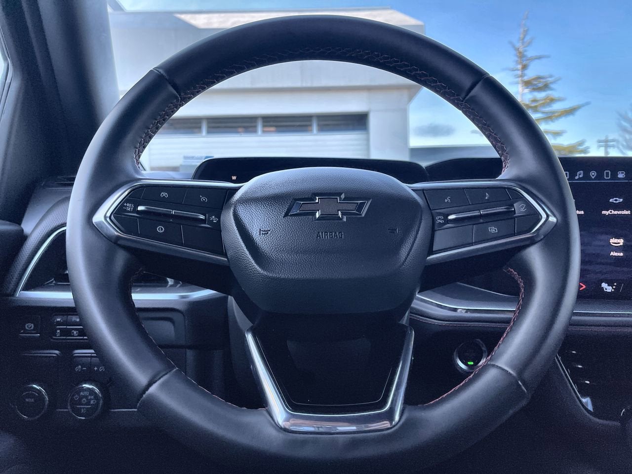 2025 Chevrolet Suburban RST