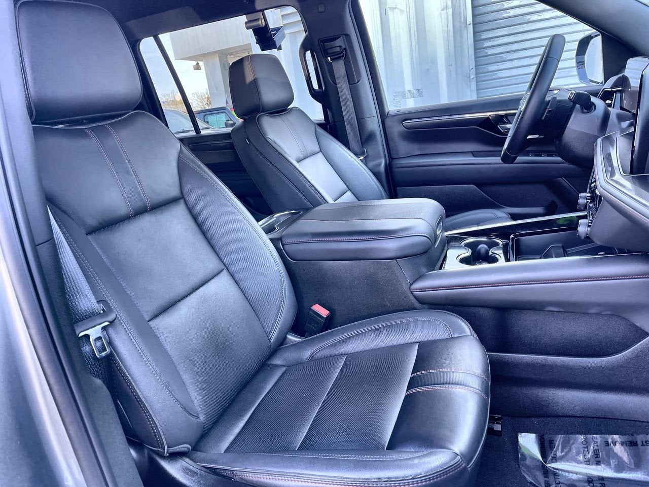 2025 Chevrolet Suburban RST