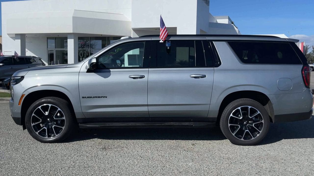 2025 Chevrolet Suburban RST