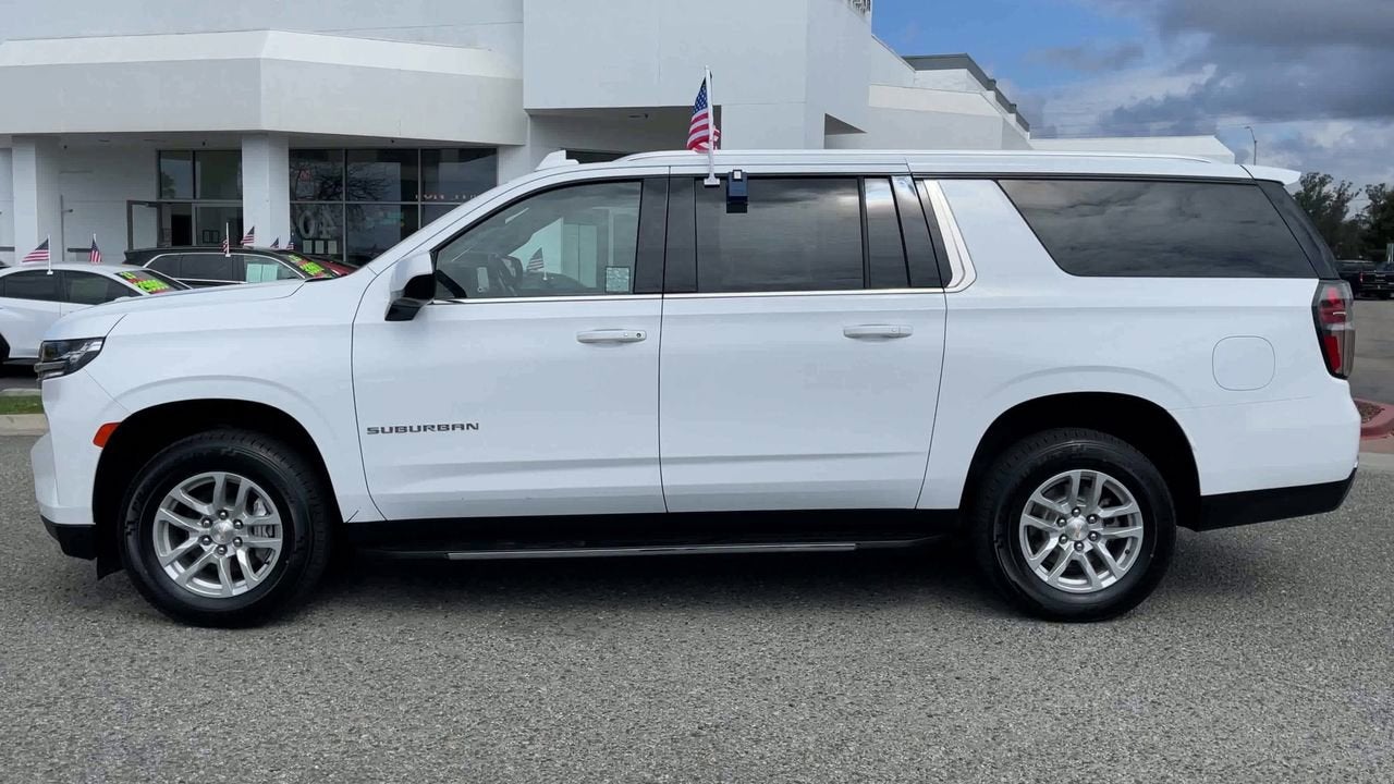 2024 Chevrolet Suburban LT