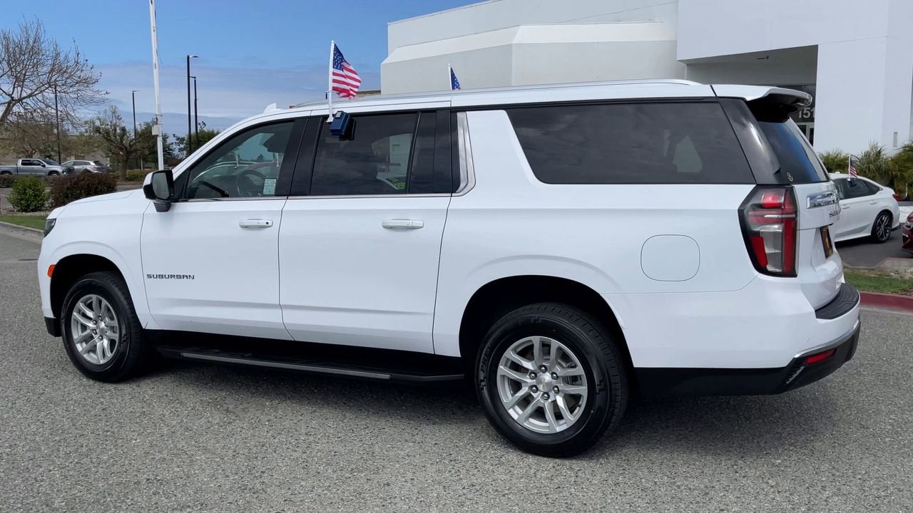 2024 Chevrolet Suburban LT