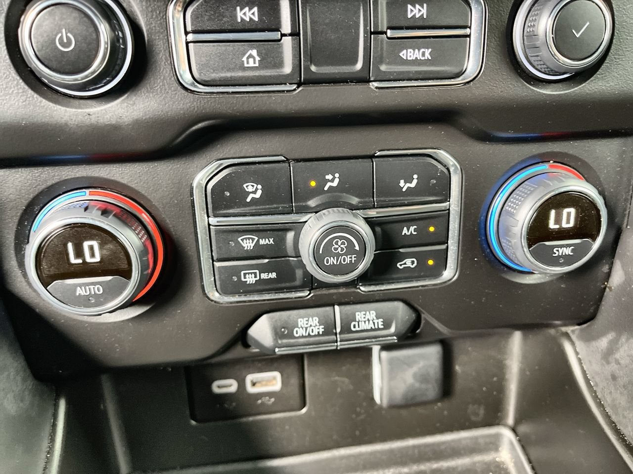 2024 Chevrolet Tahoe LS