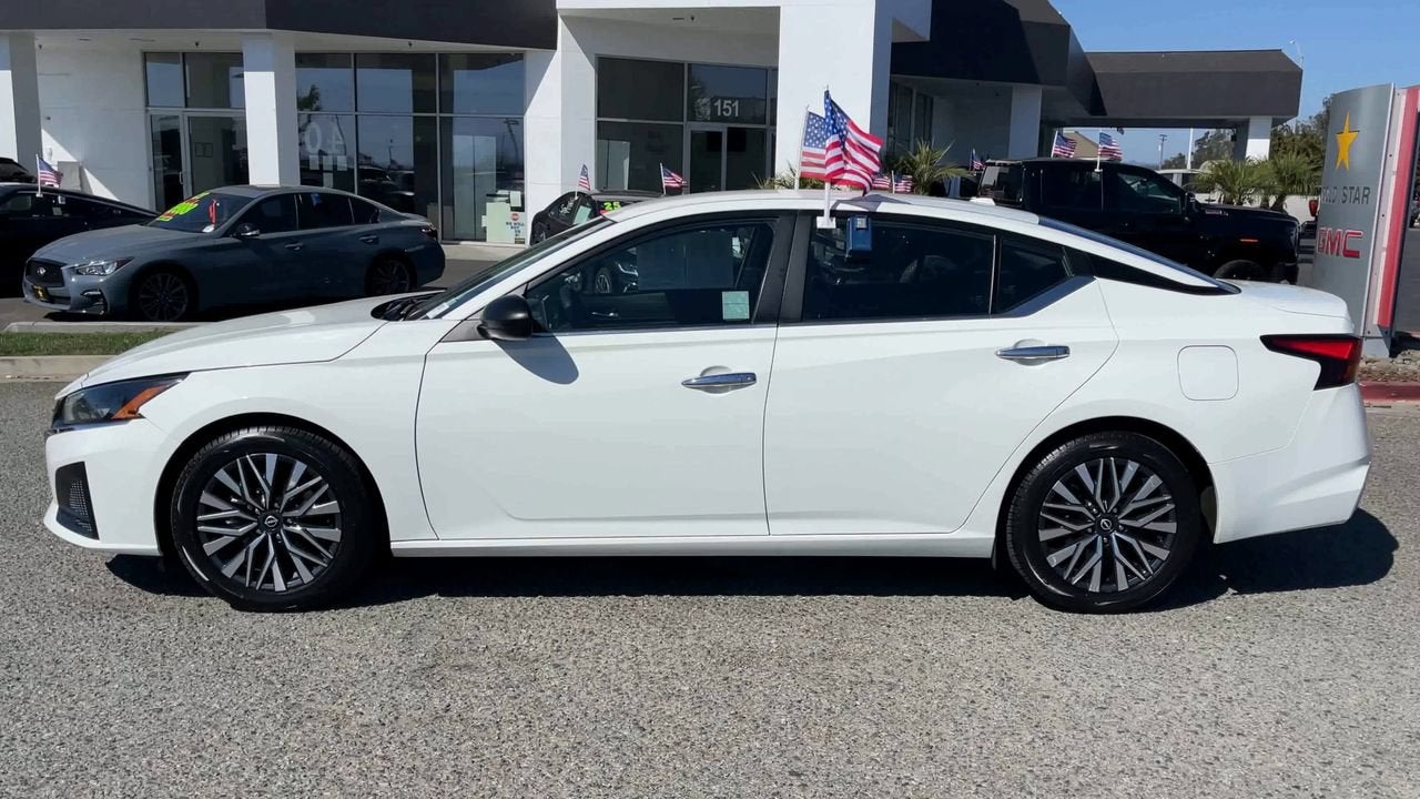 2025 Nissan Altima SV