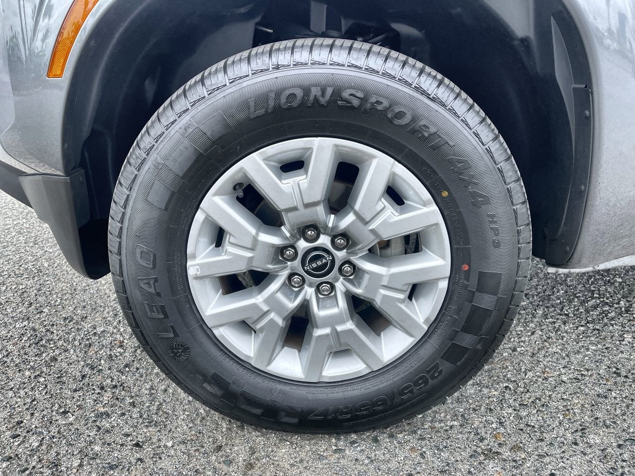 2023 Nissan Frontier SV