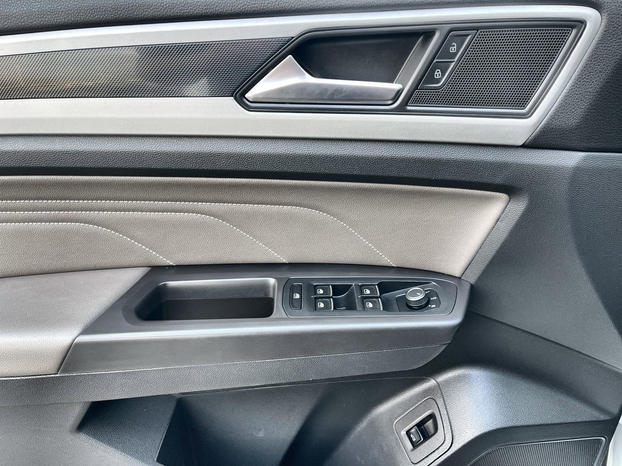 2023 Volkswagen Atlas Cross Sport 2.0T SEL