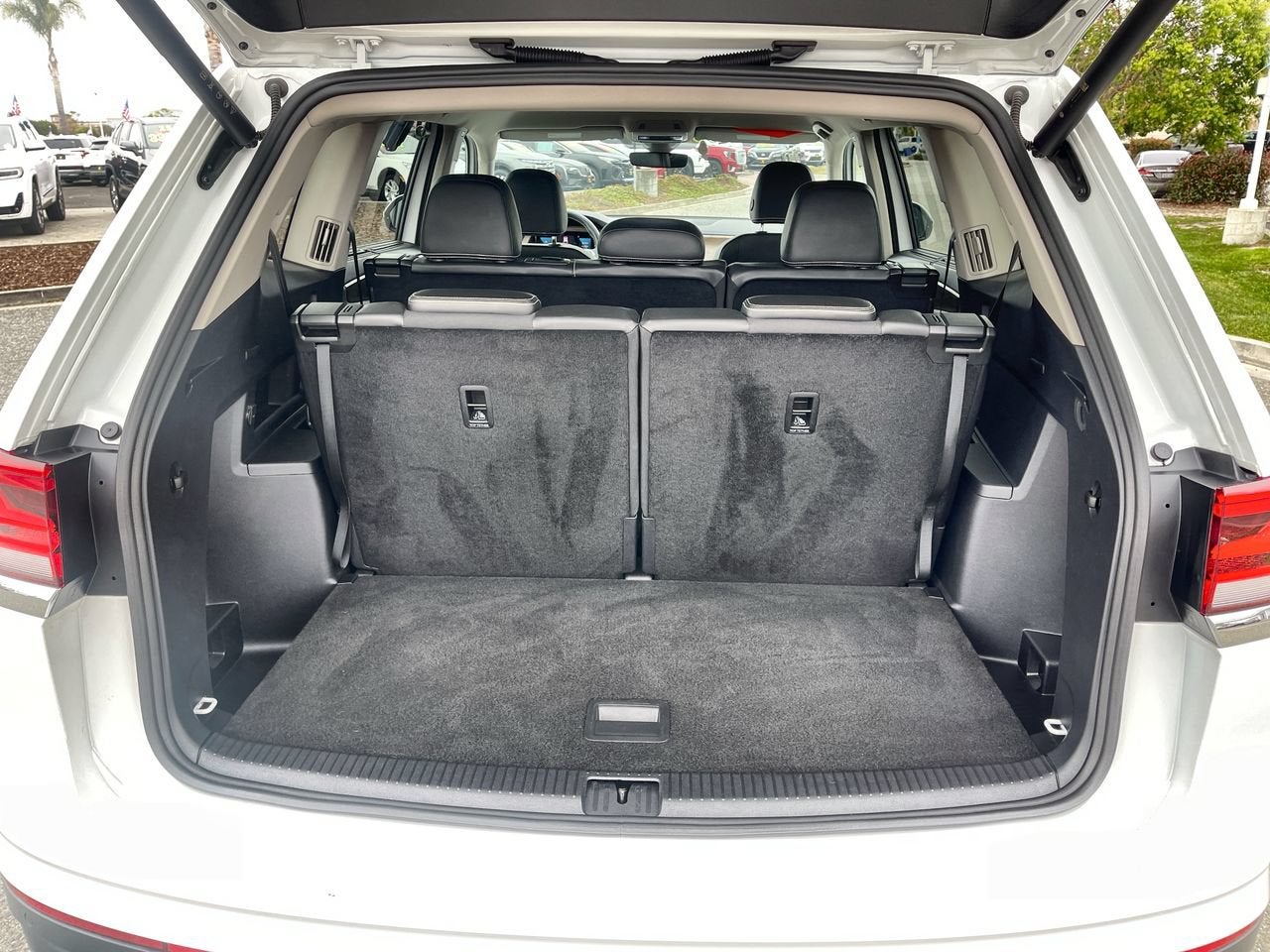 2024 Volkswagen Atlas 2.0T SE w/Technology