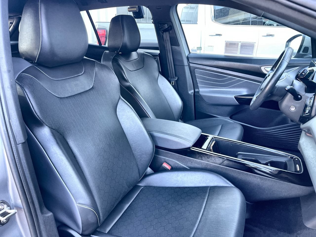 2023 Volkswagen ID.4 Pro