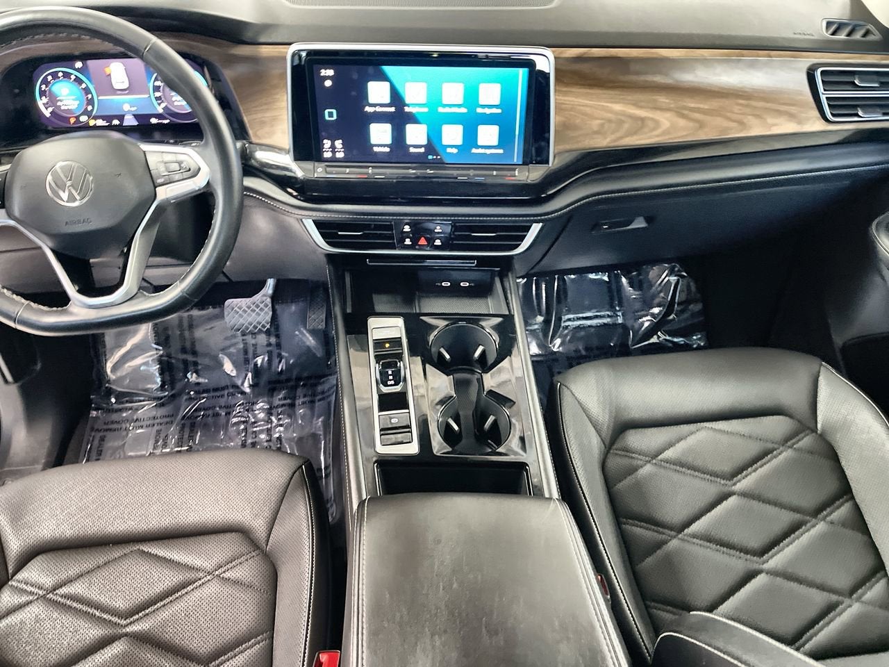 2024 Volkswagen Atlas 2.0T SE w/Technology