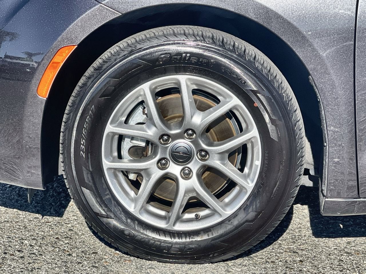 2023 Chrysler Voyager LX