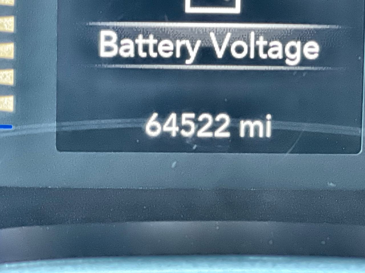 2023 Chrysler Voyager LX