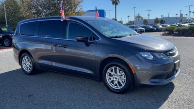 2023 Chrysler Voyager LX