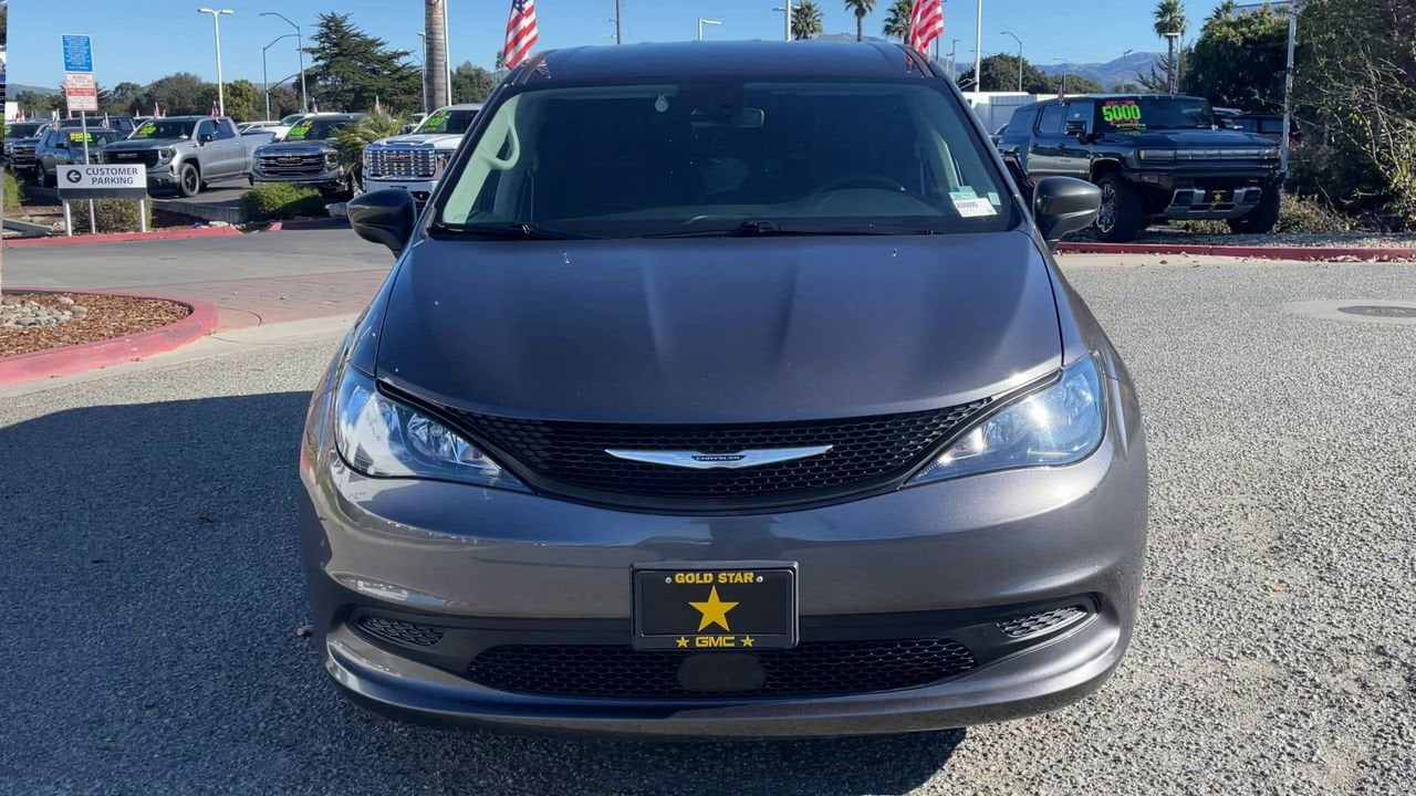 2023 Chrysler Voyager LX