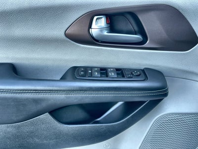 2024 Chrysler Voyager LX