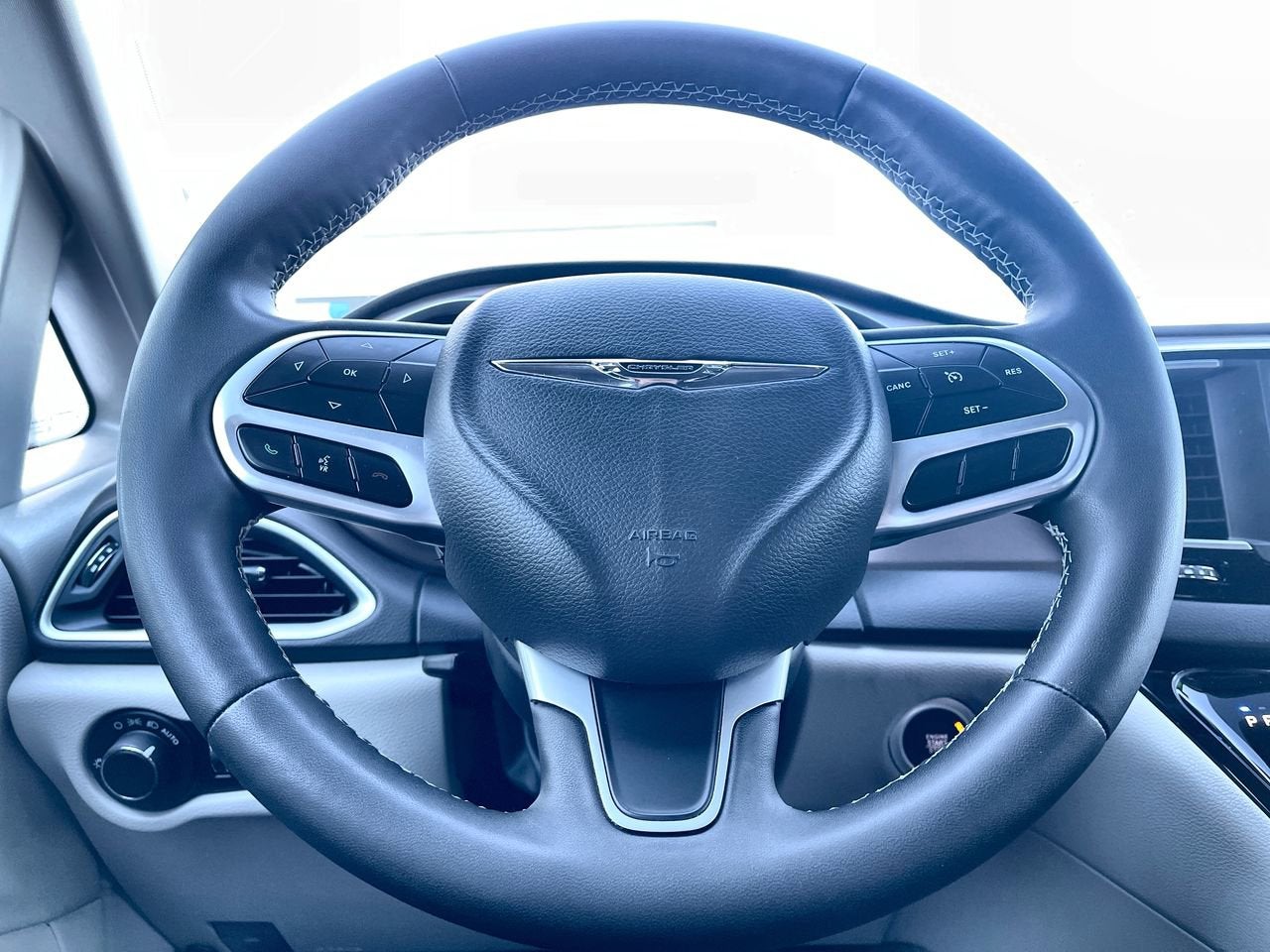 2024 Chrysler Voyager LX