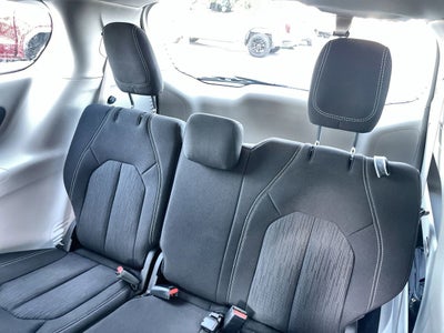 2024 Chrysler Voyager LX