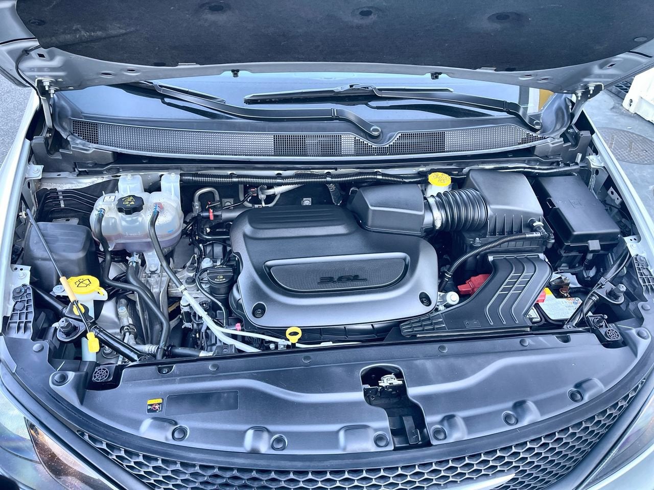 2024 Chrysler Voyager LX