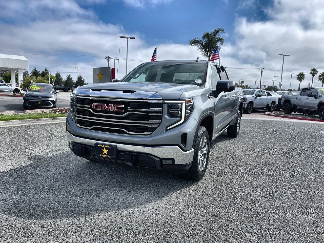 2025 GMC Sierra 4WD Crew Cab Short Box SLT's photo