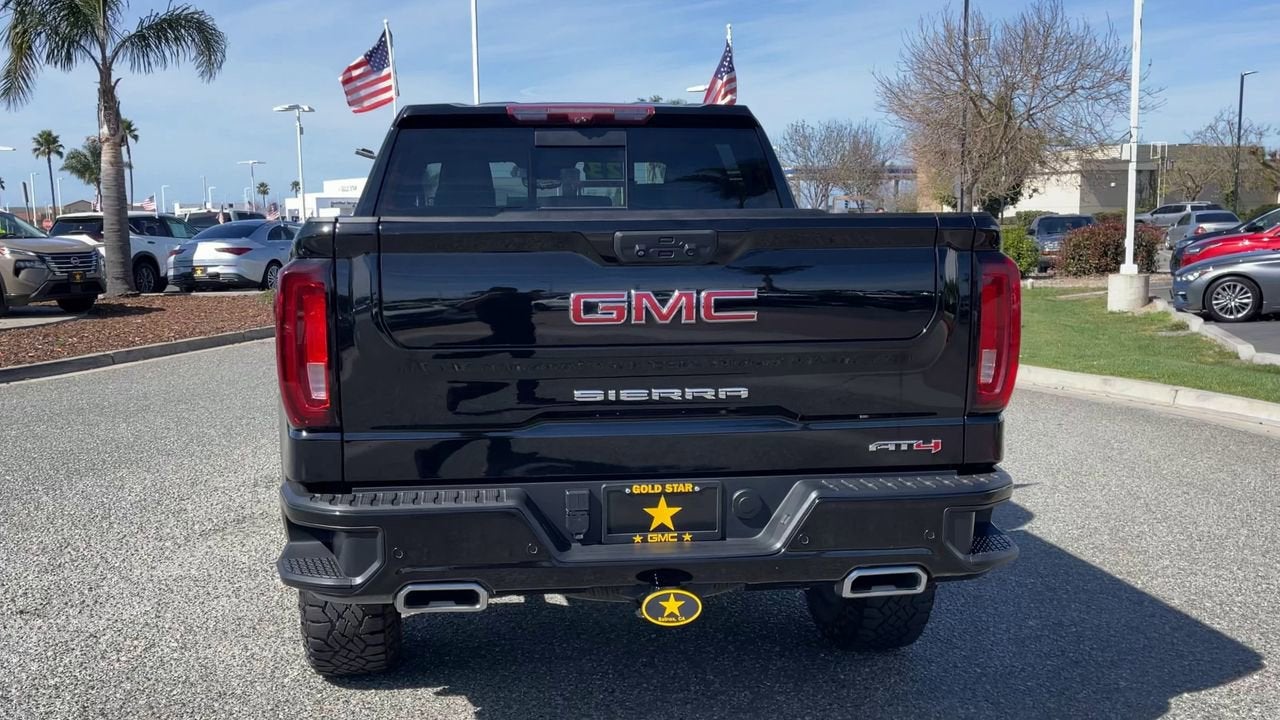 2023 GMC Sierra 1500 AT4